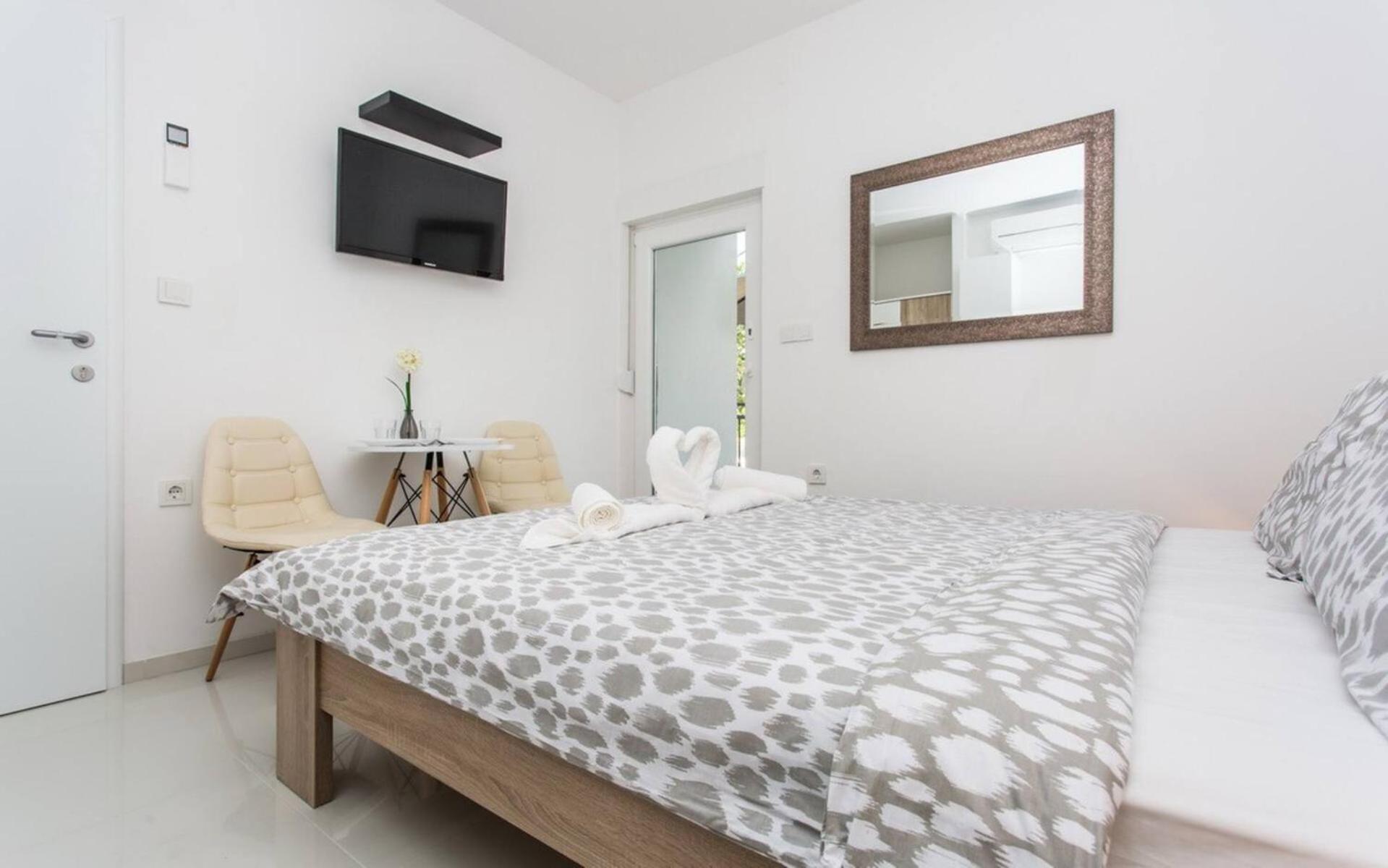 Apartments Bernardeta 1 Baška Buitenkant foto