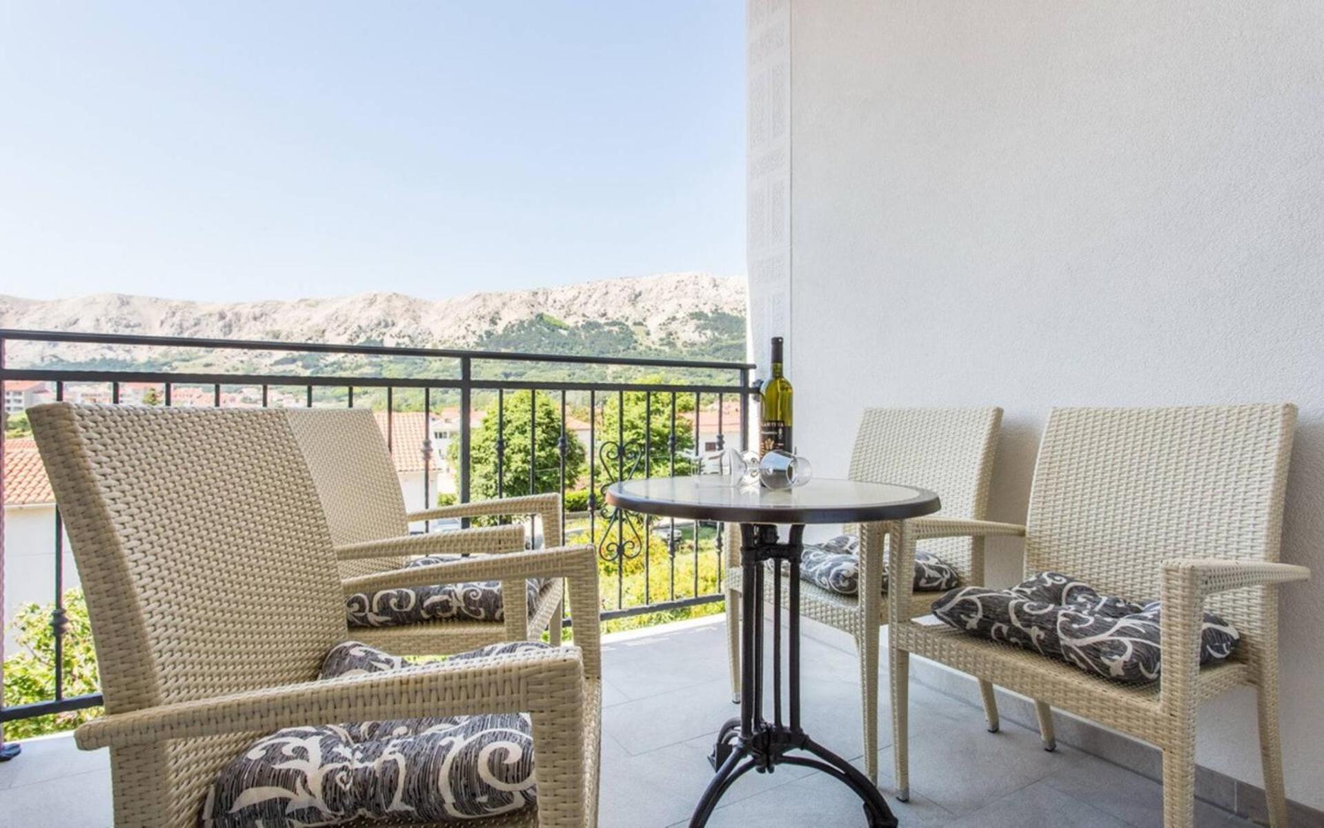 Apartments Bernardeta 1 Baška Buitenkant foto