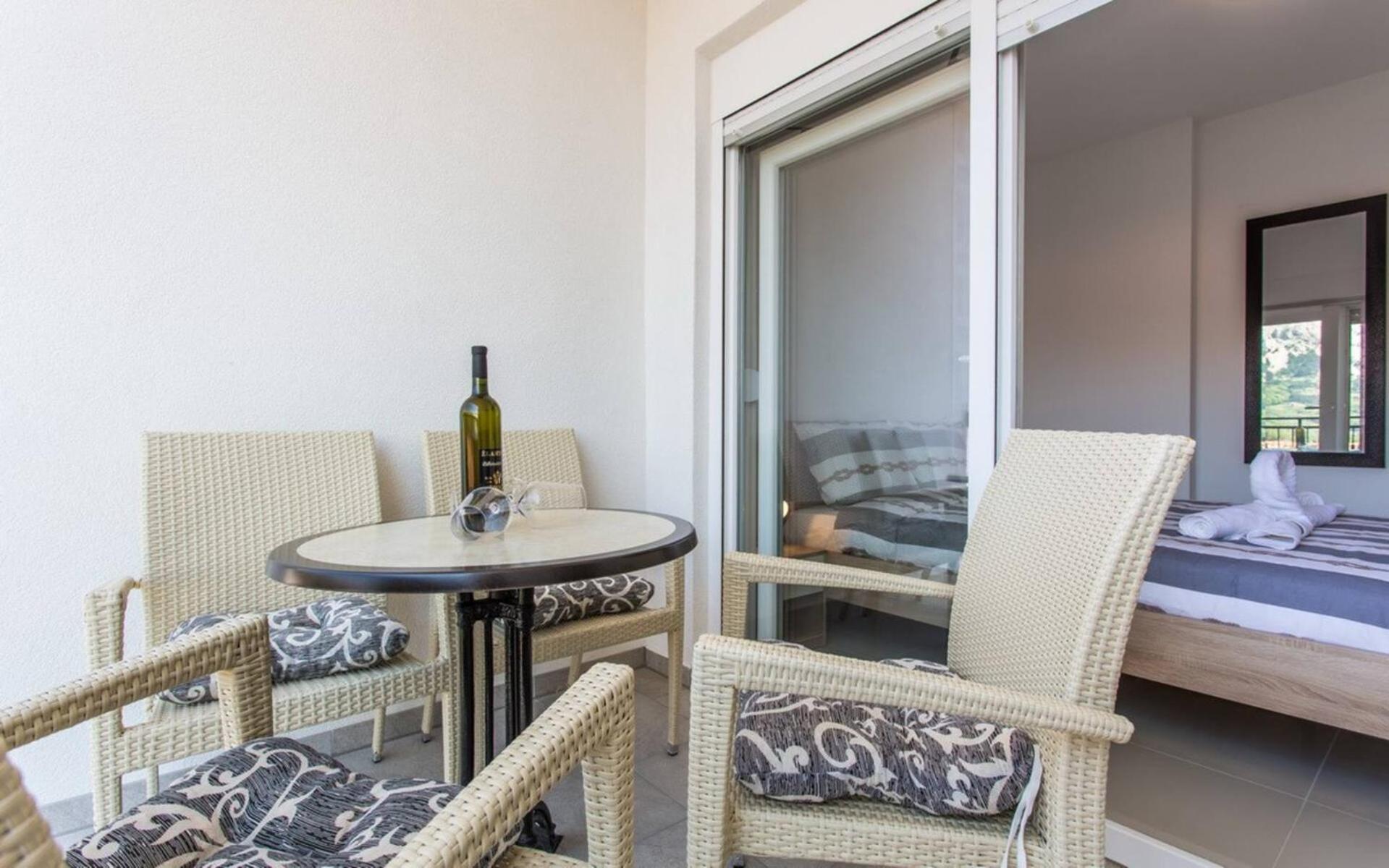 Apartments Bernardeta 1 Baška Buitenkant foto