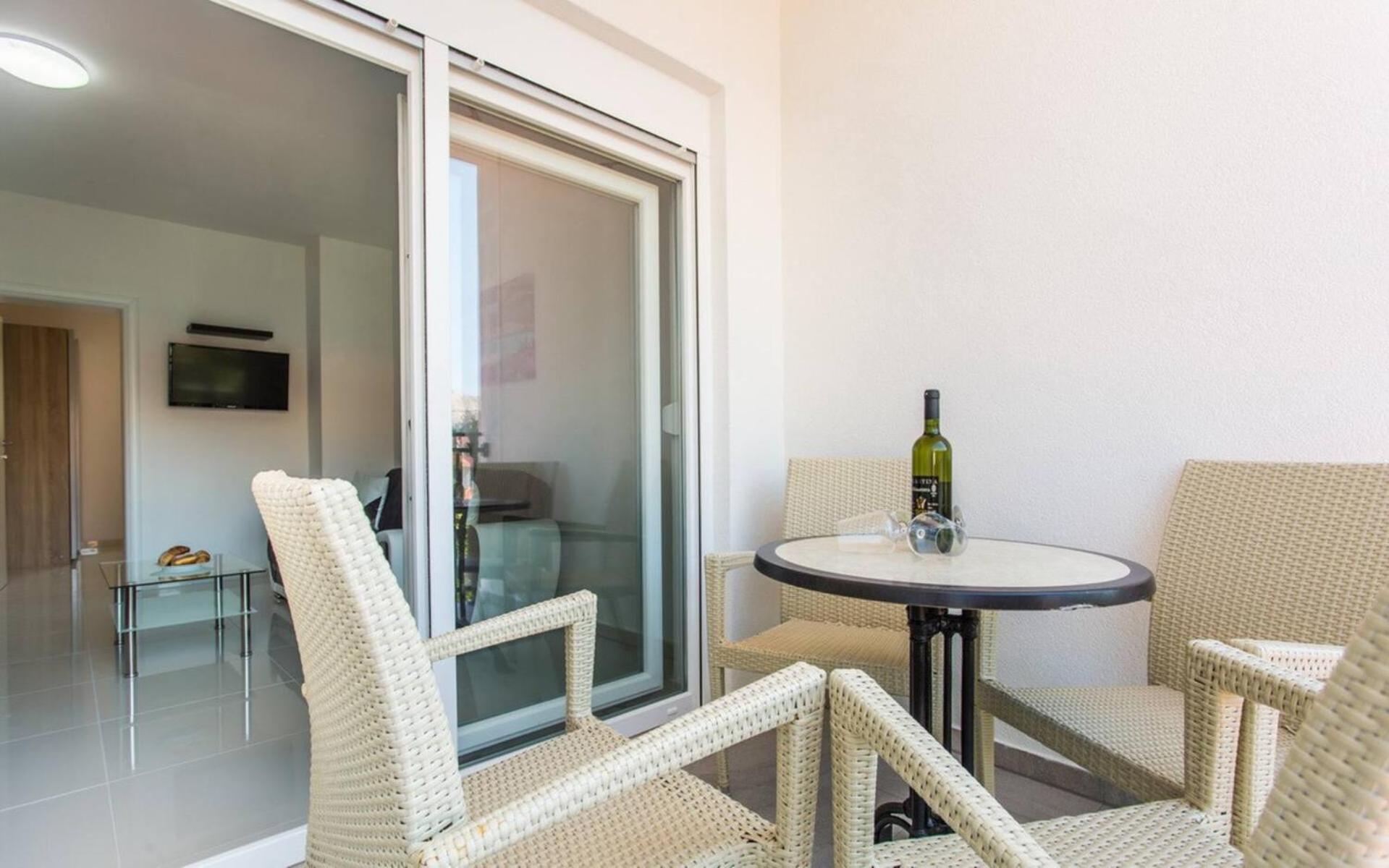 Apartments Bernardeta 1 Baška Buitenkant foto